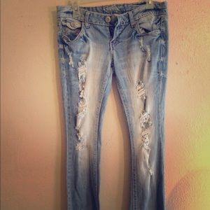 Light wash denim ripped jeans